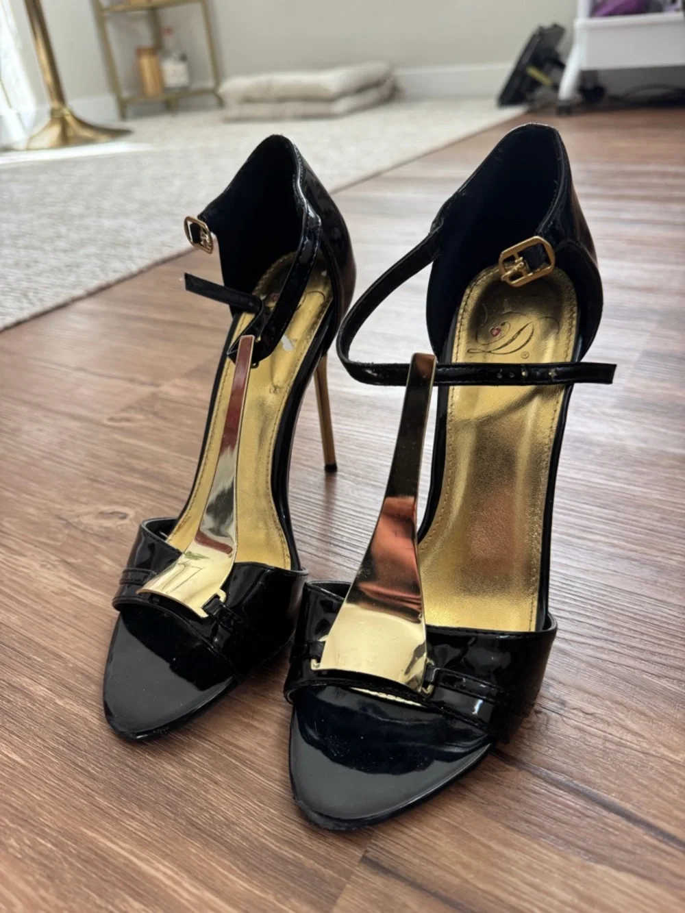 Wild Diva Black Patent Heels with Gold T-Bar Accent - Picture 4 of 11